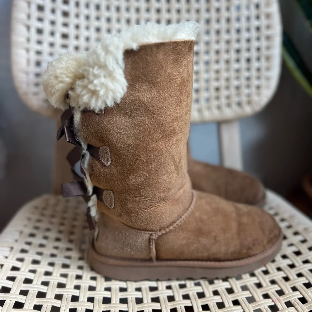 UGG Australia Bailey Bow Tall Boots Women’s 4 / Youth 3 Brown Sheepskin Winter